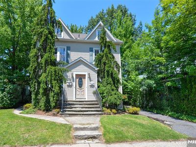Property at 209 Merritt Ave, Bergenfield, NJ