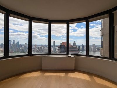 330 E 38th St APT 47J