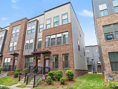 1018 Simcoe Ln