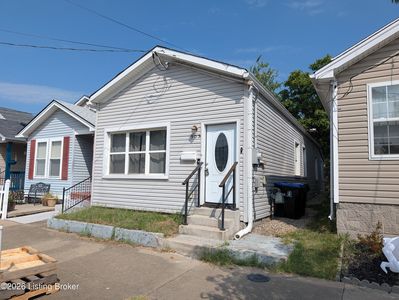 905 E Madison St