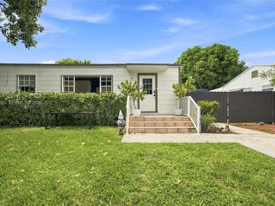 Property at 240 Carlisle Dr, Miami Springs, FL