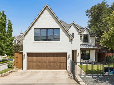 9111 Lanshire Dr