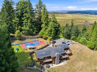 2615 Swanlund Ln
