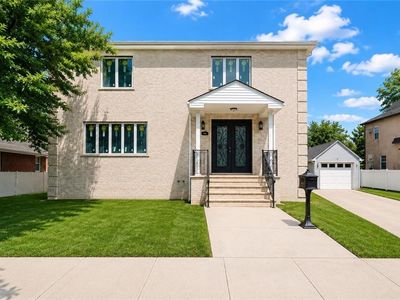 544 Falcon Ave