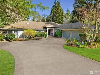 2301 Manito Court NE