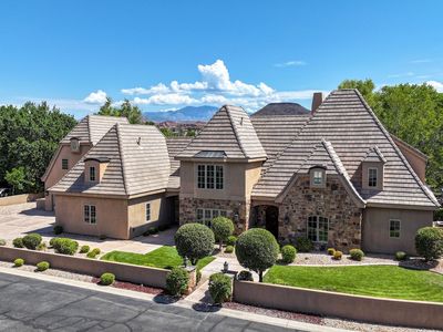 1548 W Woods View Ln