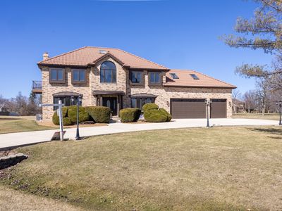 2658 E Royal Ridge Dr
