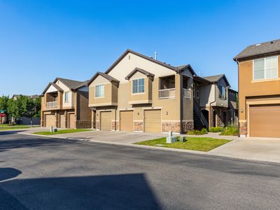 1147 N Abbotsford Dr