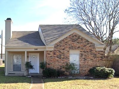 380 Ancestry Ln