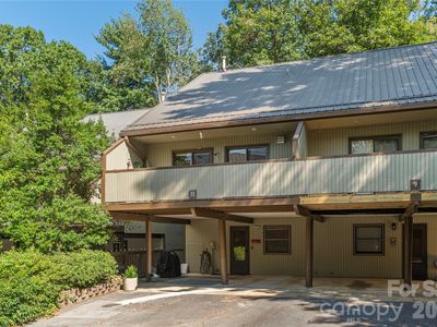 11 Maple Ridge Ln