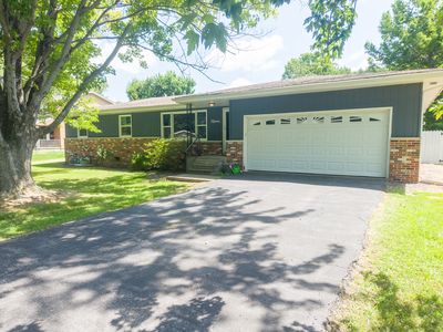 15 Lakedale Dr