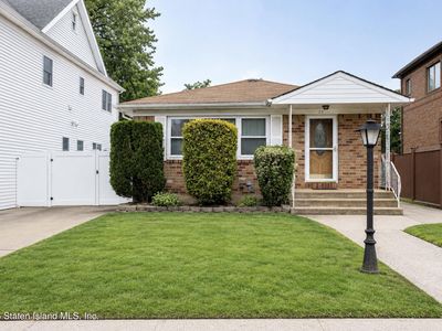 75 Archwood Ave
