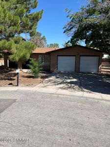 1820 Camelot Dr