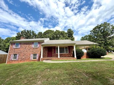 18 White Pine Dr