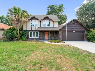 6823 Oakmont Drive