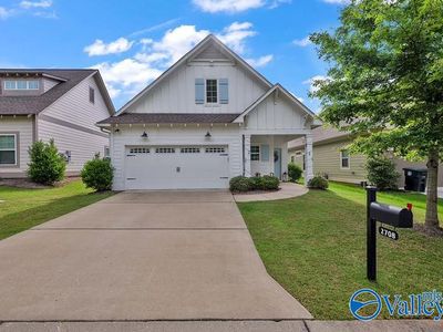 2708 Village Ln