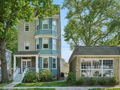 68 Llewellyn Ave