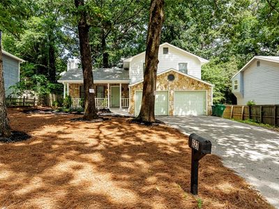 Property at 627 Ridge Ave, Stone Mountain, GA
