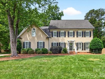10216 Hollybrook Dr