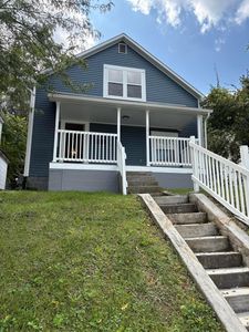 1811 Hillside Ave