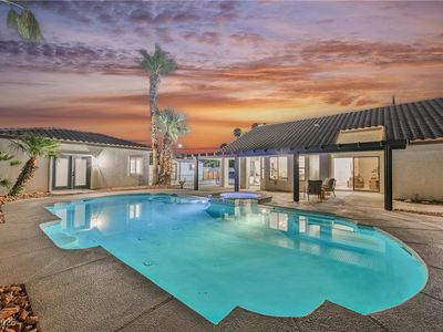 3701 N Torrey Pines Dr