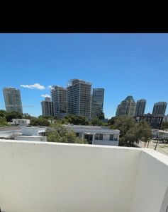 3051 SW 27th Ave APT 402