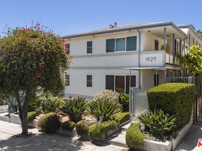 1929 Tamarind Ave APT 8