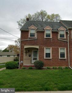 110 N Custer Ave