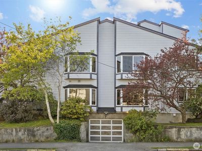 4811 Phinney Avenue N #202