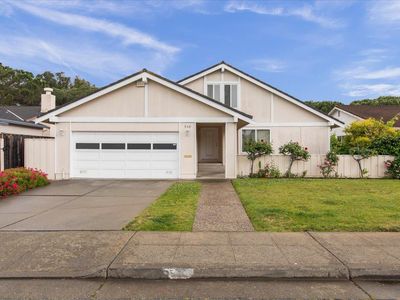 546 Compass Cir