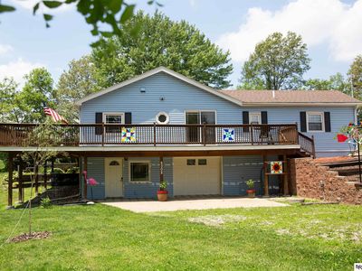 8302 Howe Ct