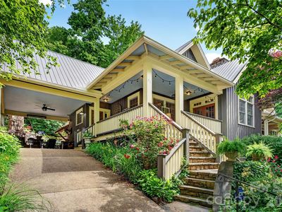 52 Cheshire Dr