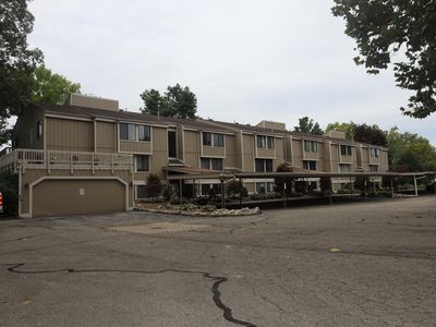 1731 Cliffs Lndg