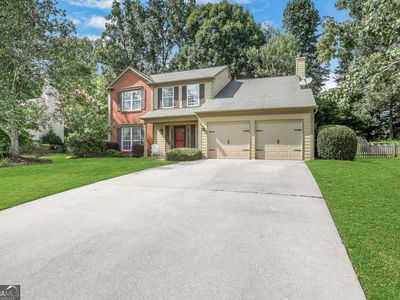 3735 Lakeheath Dr