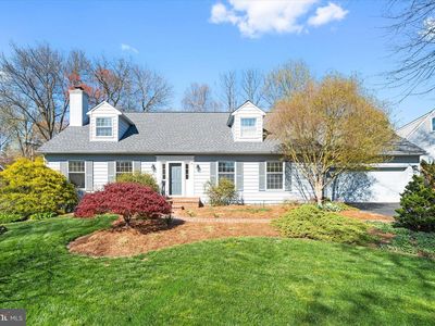 25 Dickinson Ln