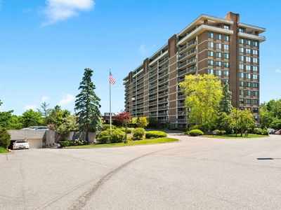 40 Village Rd #709