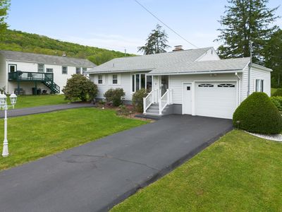 1 Brook Ave