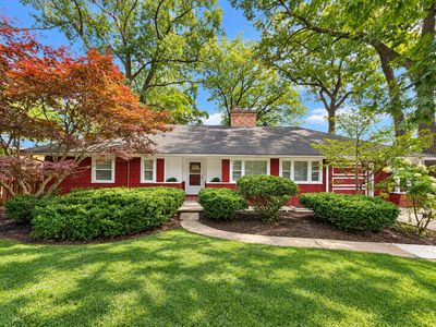 2811 Forest Ln