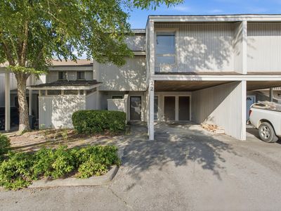 22 Royalgate Dr