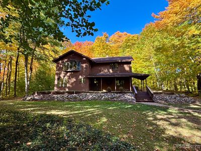 140 White Bear Dr