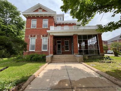 300 N Huntington St