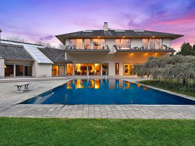 56 Fairfield Pond Ln