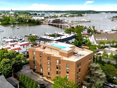 316 Burnside St APT 304