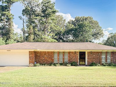 1204 Dogwood Dr
