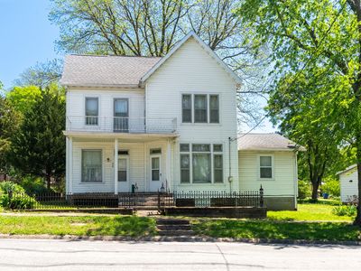 213 S Main St