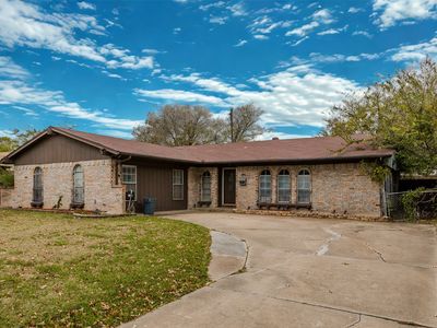 2517 Rosewood Dr