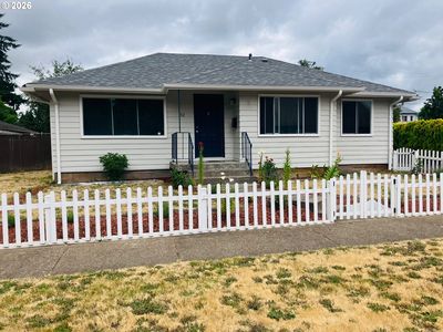 152 W C St