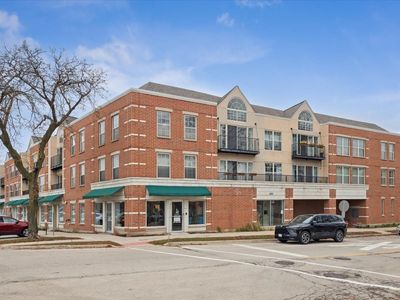 Property at 1800 Dewes St UNIT 305, Glenview, IL