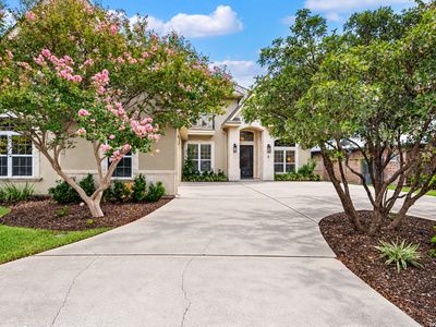 4 COBHAM WAY