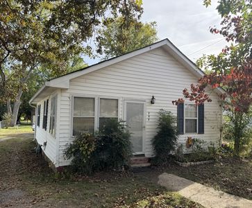 737 Maplewood Ave